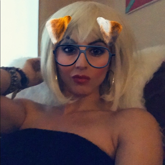 Meet your Posher, Ceejay - Picture 2 of 4